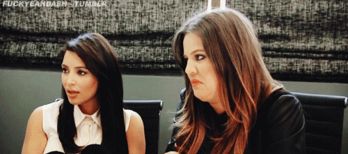 GIF hermanas kardashian conversando 