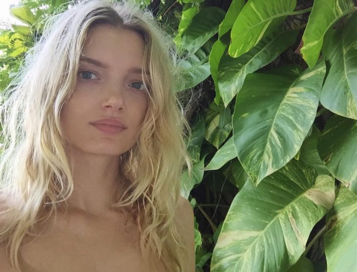 Modelo de victoria secret Lily Donaldson sin maquillaje en la playa 