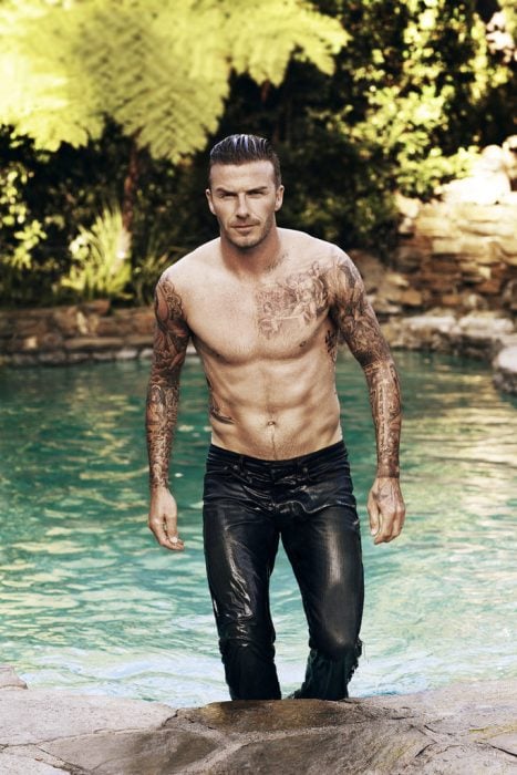 David Beckham saliendo del agua