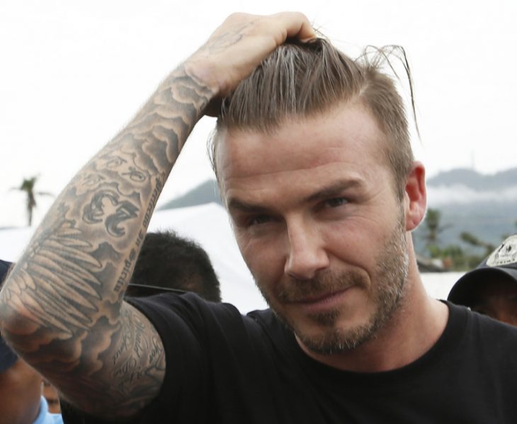  David Beckham agarrándose el cabello