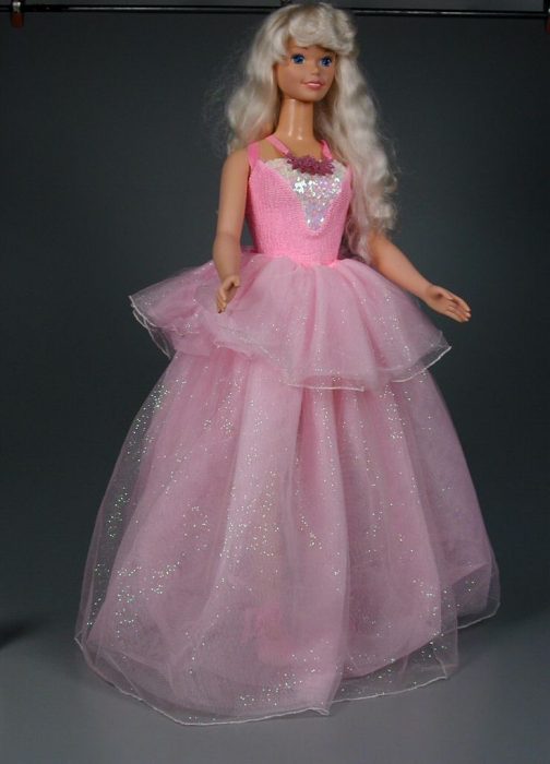 Muñeca barbie de los 90's de tamaño real 