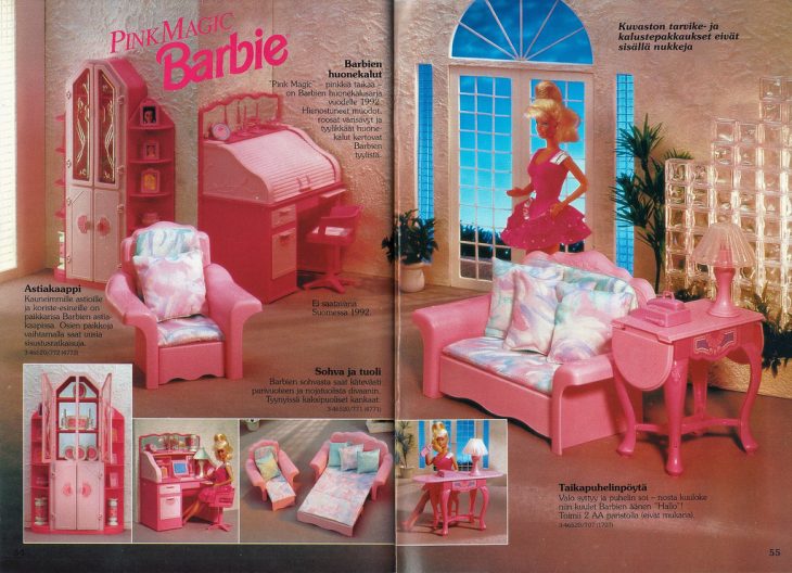 Sala de barbie con todos sus accesorios 