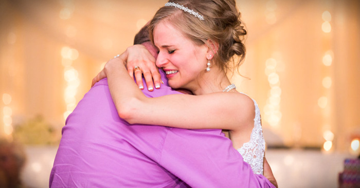 Mujer sobreviviente de cáncer baila en su boda con el donador que le salvó la vida