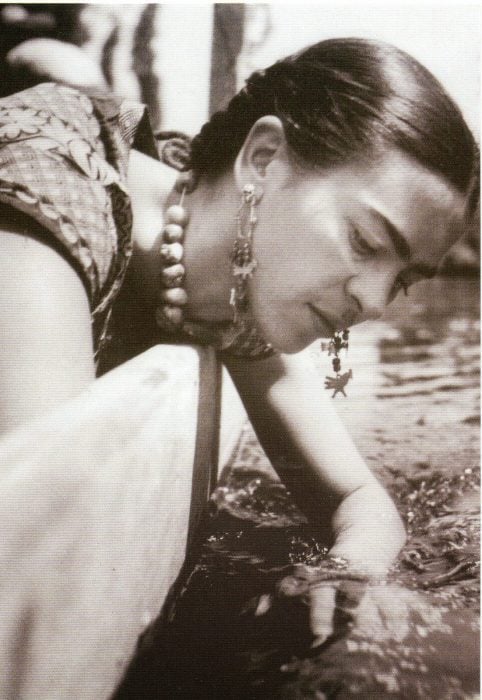Frida canotaje en Xochimilco, Fritz Henle, 1936