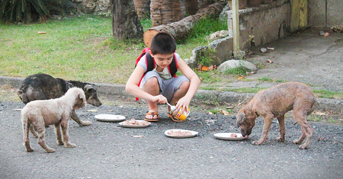 fotos que muestran como los niños actúan para poder vivir en un mundo mejor