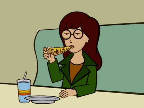 gif Daria comiendo pizza