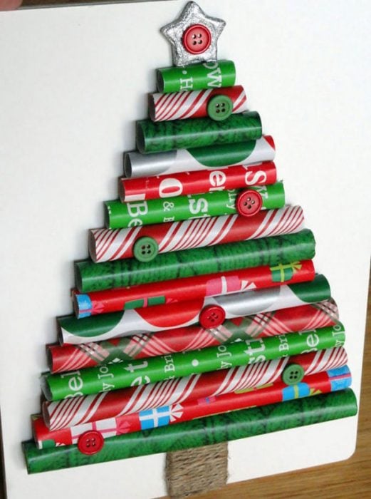 árbol de navidad con papel de envoltura