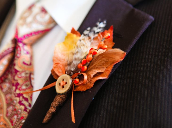 detalle boutonniere de colores