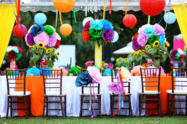 detalles decoración de boda de colores