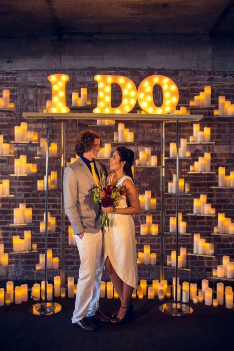 fondo de velas de colores para boda