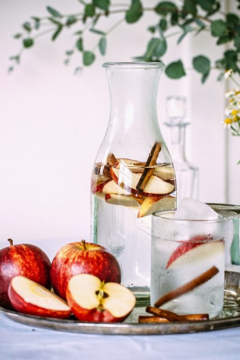 Agua de manzana y canela 