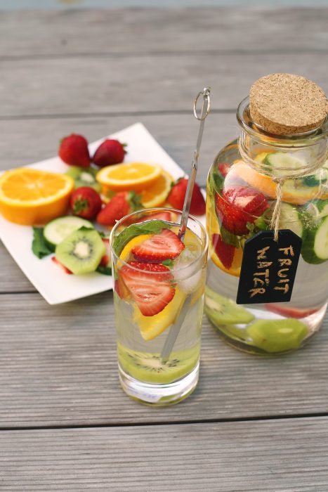 Agua de infusión de Kiwi y fresas 