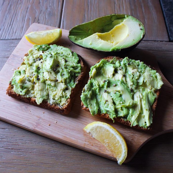 Tostada de aguacate 