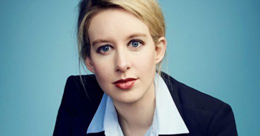 Elizabeth Holmes, abandonó la universidad a los 19 años para cumplir su sueño de crear su propia empresa de biotecnología. Ahora es fundadora de la compañía de biociencias ‘Theranos’, es una de las mujeres más jóvenes en entrar en la lista de Forbes de las 400 personas más ricas en Estados Unidos