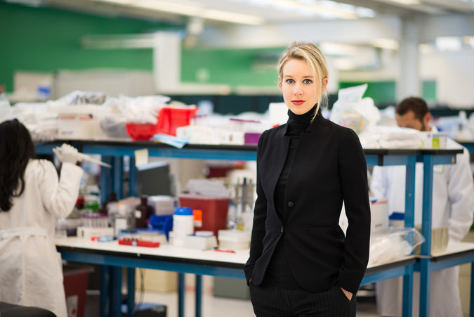 Elizabeth Holmes, la mujer que abandono la escuela y ahora tiene una fortuna de 9 mil millones de dólares 