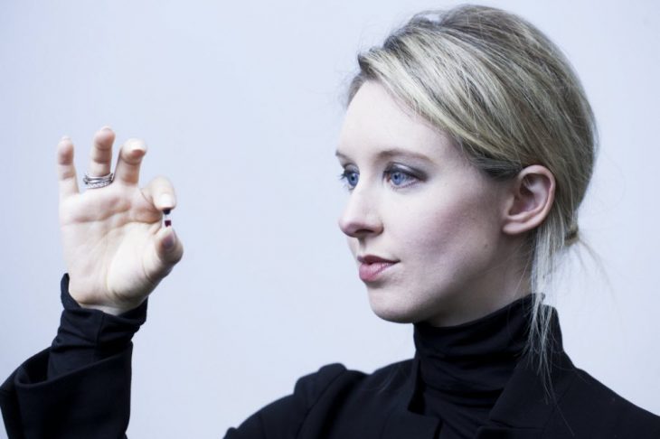 Elizabeth Holmes, la mujer que abandono la escuela y ahora tiene una fortuna de 9 mil millones de dólares 