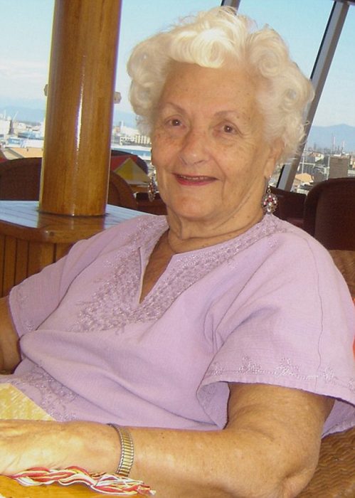 Lee Wachtstetter, mujer de 87 años que vive en un crucero 