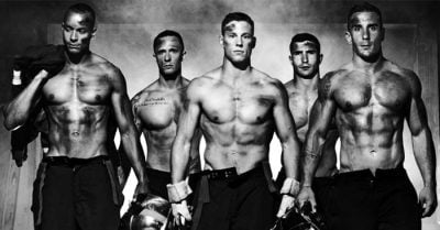 Este es el calendario 2016 de unos guapísimos y muy sexys bomberos franceses. ¡Feliz año!
