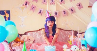 15 Cosas que sólo las chicas que cumplen años en diciembre entenderán. ¡Es lo peor!