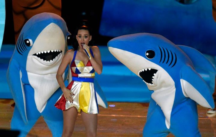Meme tiburón Katie Perry Super Bowl