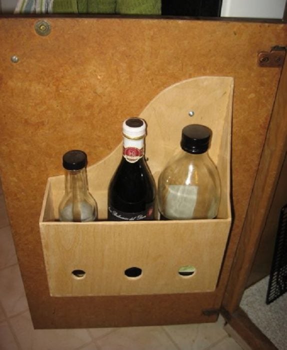 revistero de madera para guardar botellas