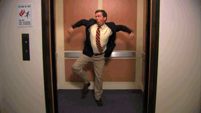 gif hombre bailando en elevador