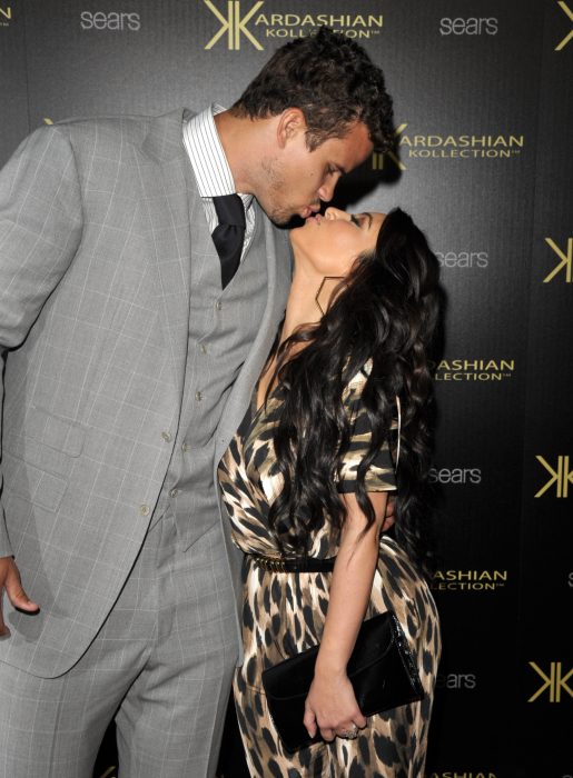 Kris Humphries y Kim Kardashian besándose 