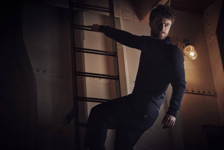 Daniel Radcliffe en una escalera 