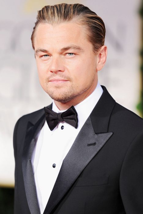 Leonardo DiCaprio usando un smoking en la alfombra del 2012