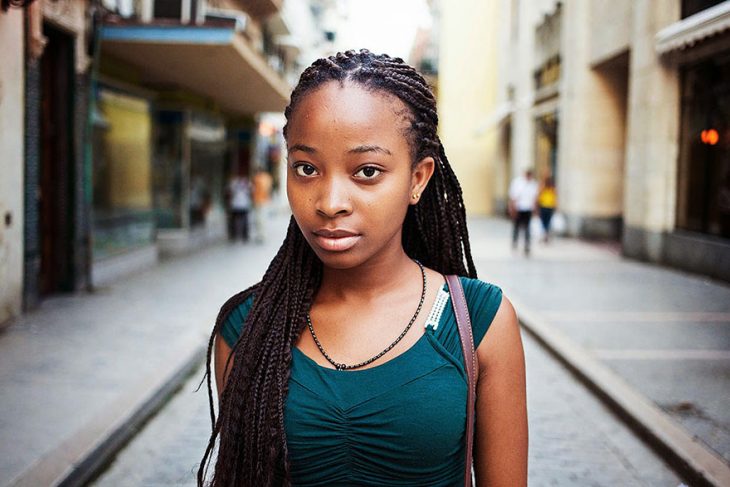 mujer de Angola fotografiada por Mihaela Noroc