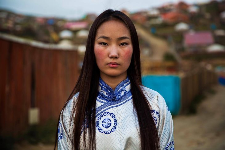 mujer de Mongolia fotografiada por Mihaela Noroc