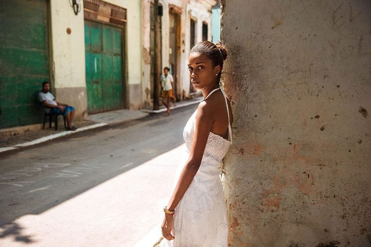 mujer de Cuba fotografiada por Mihaela Noroc
