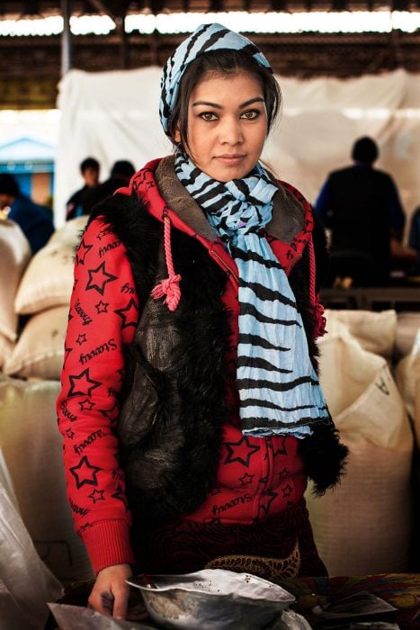 mujer de Uzbekistán fotografiada por Mihaela Noroc