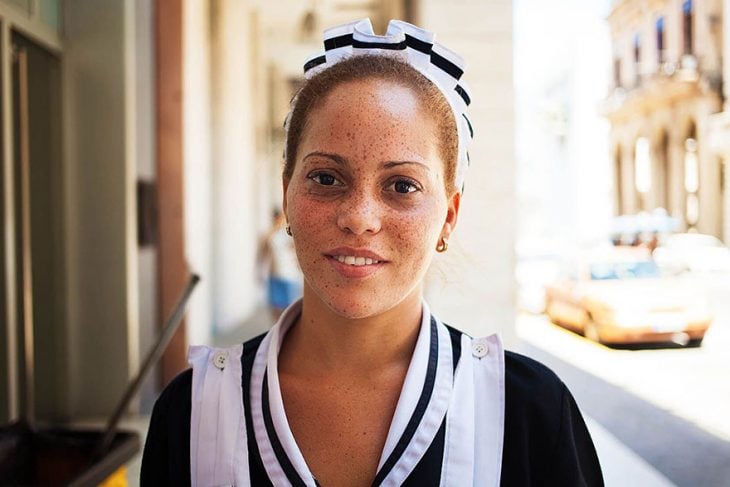 mujer de Cuba fotografiada por Mihaela Noroc
