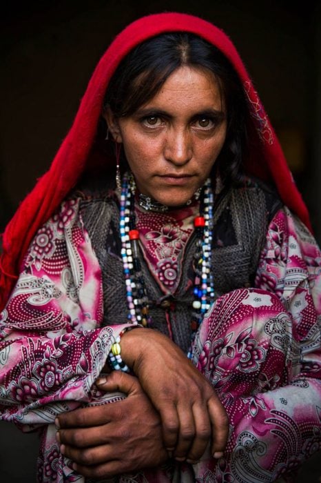 mujer de Afganistán fotografiada por Mihaela Noroc