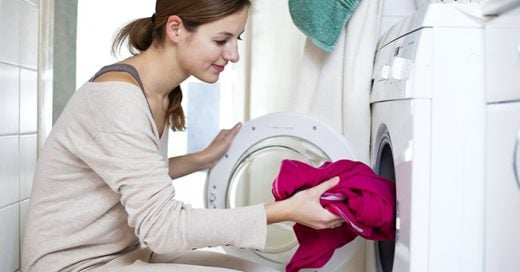 A veces la ropa sale con mal olor de la lavadora; aprende a evitarlo con este truco
