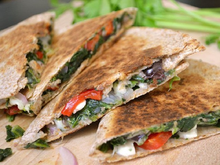 quesadillas con tomate y espinacas