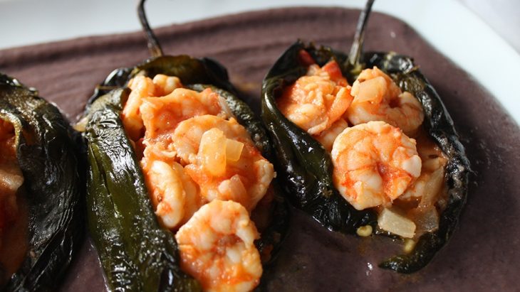 chiles rellenos de atún con camarón