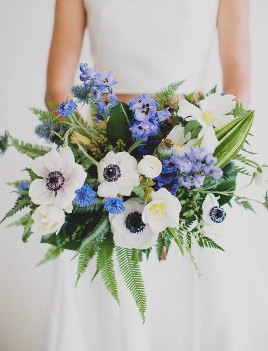 ramo de novia pequeño azul y blanco