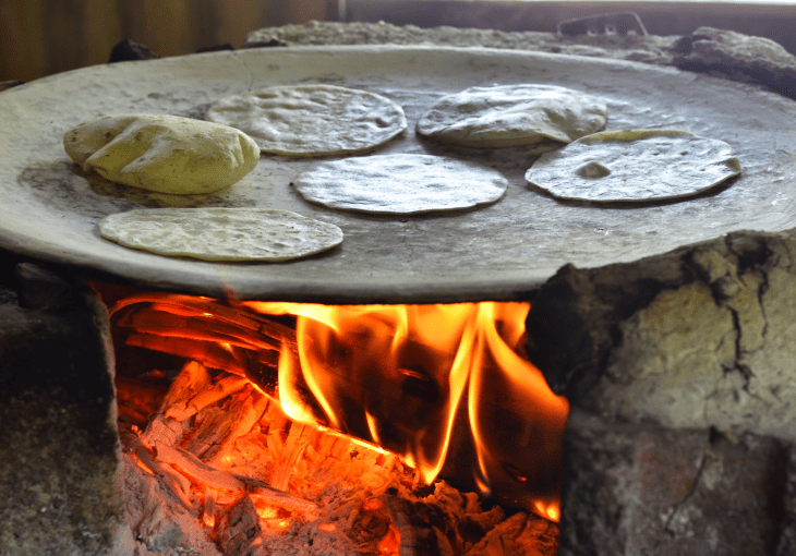 Tortillas en comal 