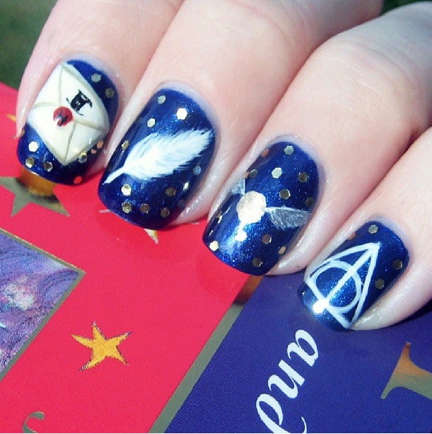 Uñas de Harry Potter en color azul 