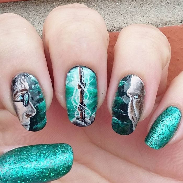 Uñas de Harry Potter pintadas como en la batalla final de Harry y Voldemort
