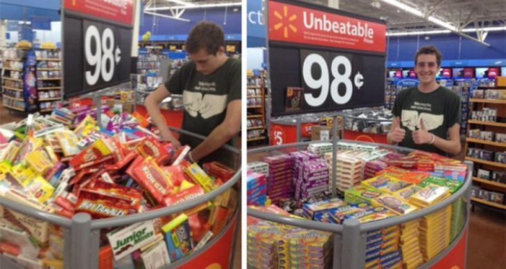 joven en walmart acomodando comida por orden 