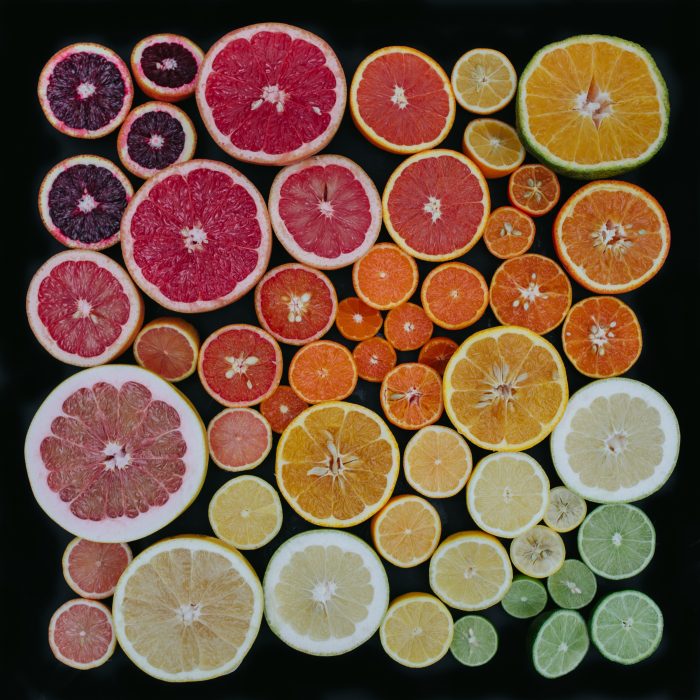 obsesiva del color con citricos de colores 