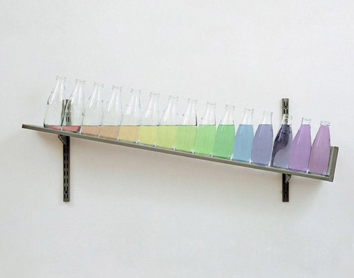 obsesiva del color frascos de agua con colores 