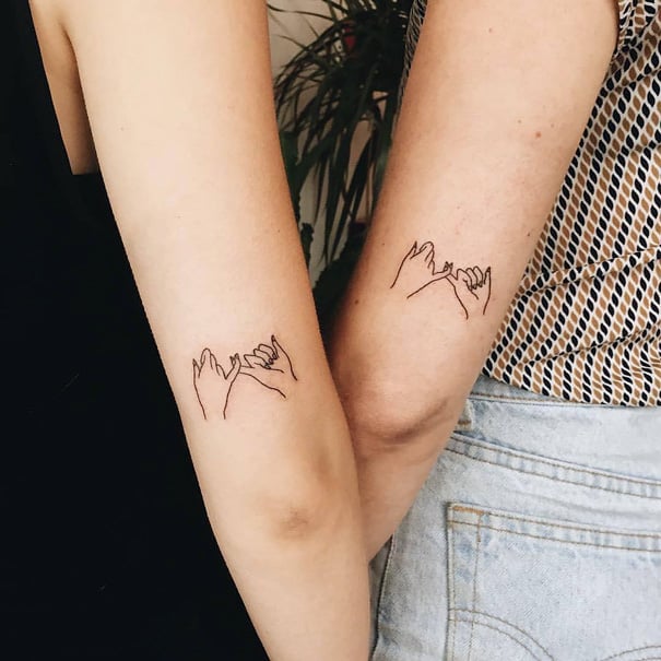 tatuaje hermanas pinky promess