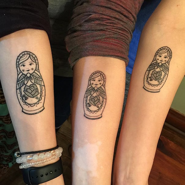 tatuajes hermanas matrushka 