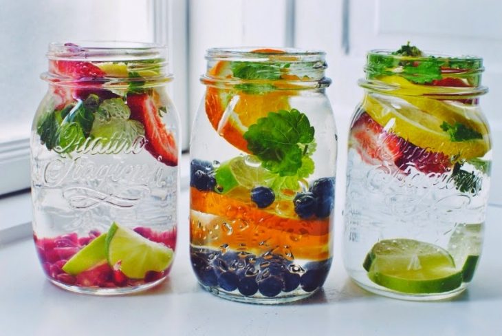 ideas para beber agua con sabores naturales frutas