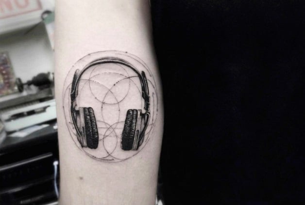 tatuaje audífonos