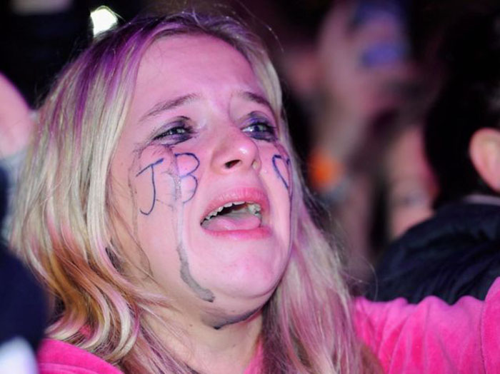 fan de justin bieber llorando en concierto 